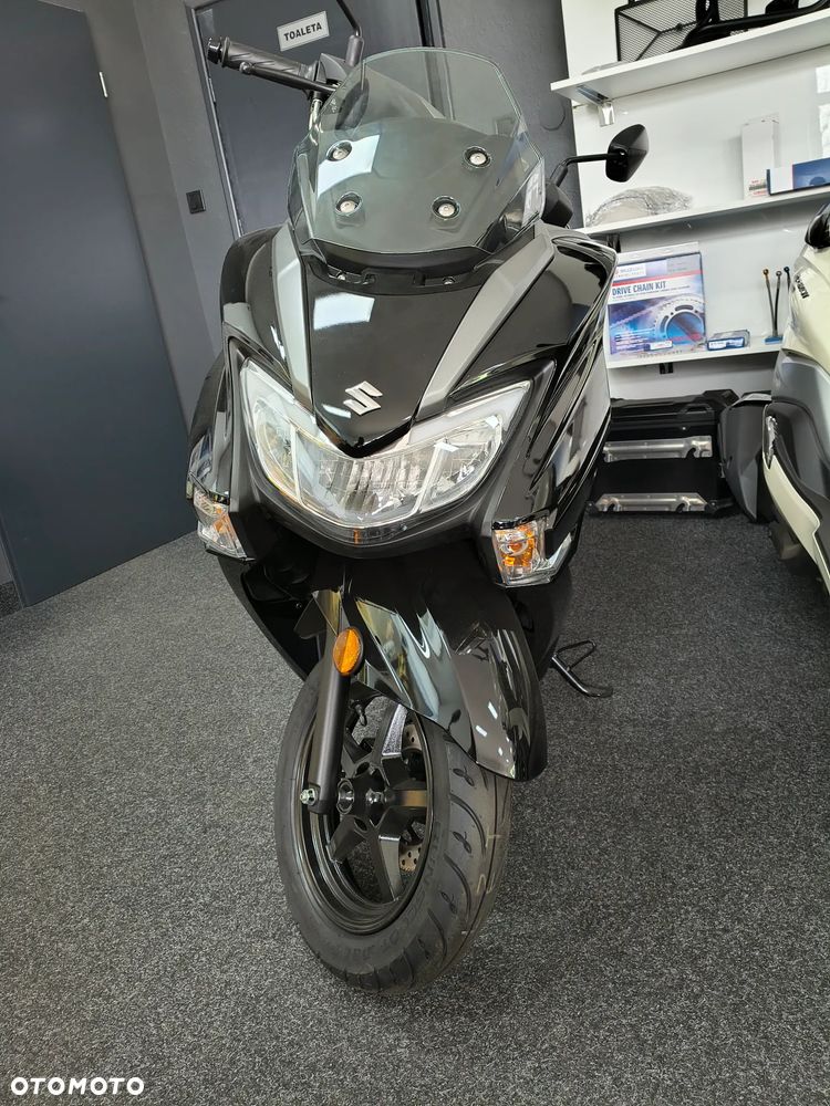 Suzuki Burgman - 12