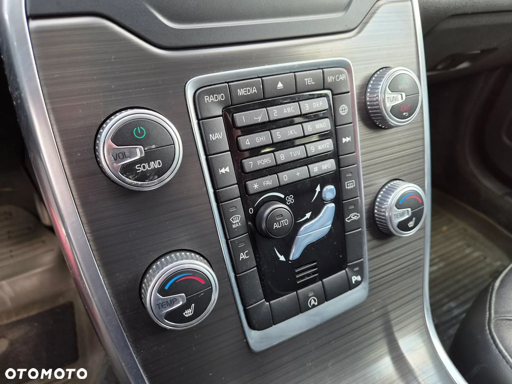 Volvo V70 D4 Drive-E Momentum - 35