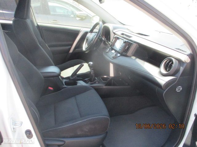 Toyota RAV4 2.0 D-4D Active - 10