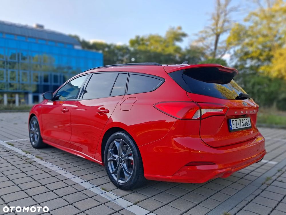 Ford Focus 1.0 EcoBoost Hybrid ST-LINE DESIGN - 3