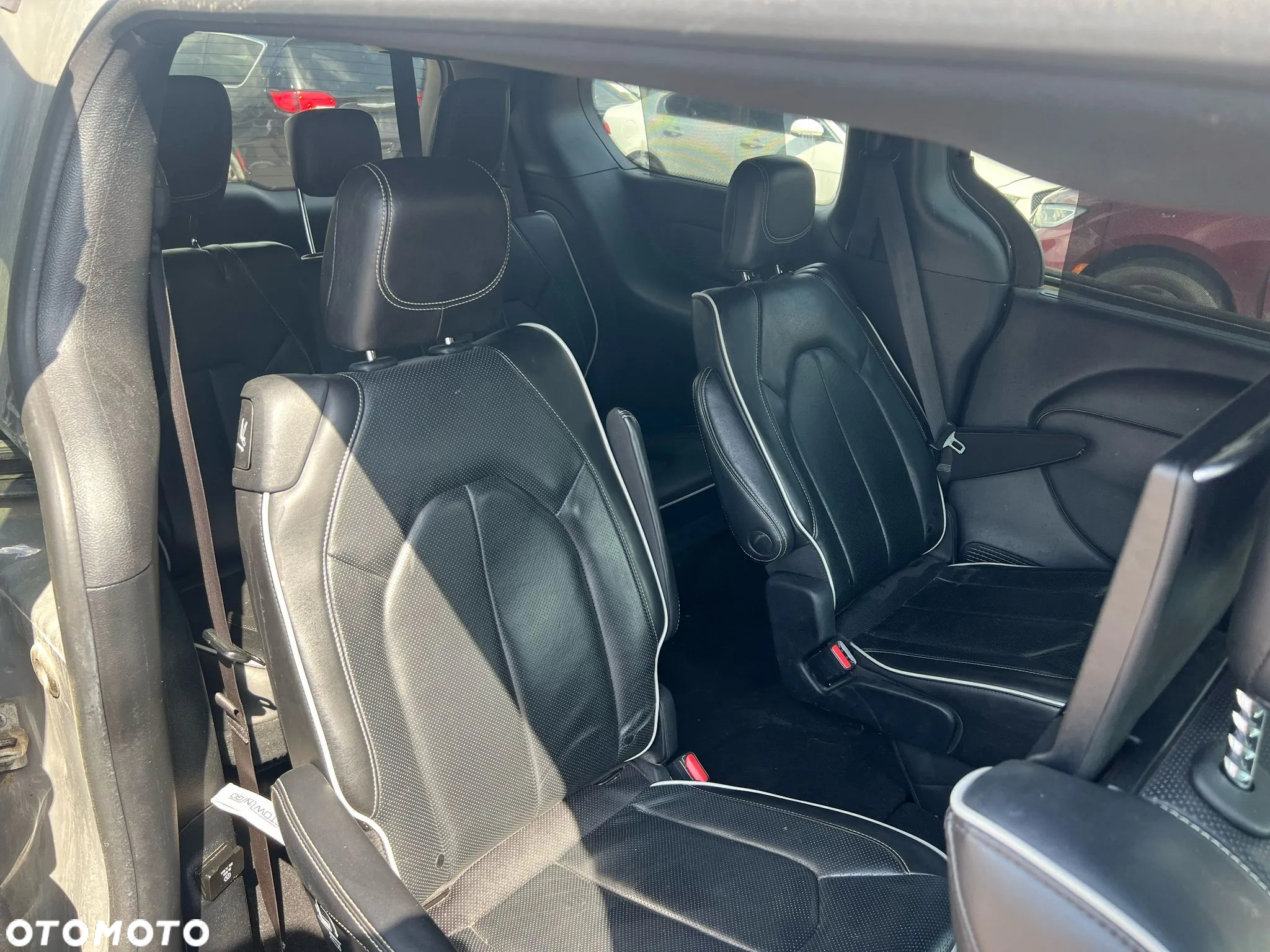 Chrysler Pacifica - 20