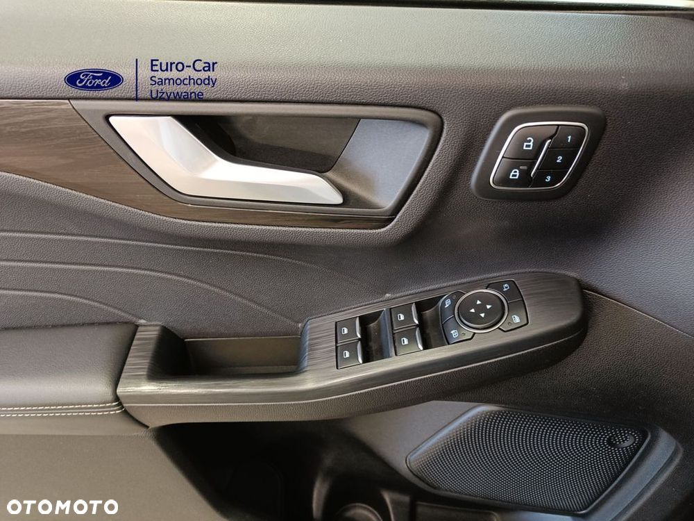 Ford Kuga - 26