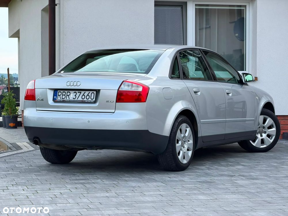 Audi A4 Limousine - 17