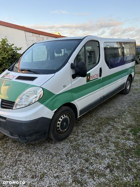 Renault Trafic Passenger - 1