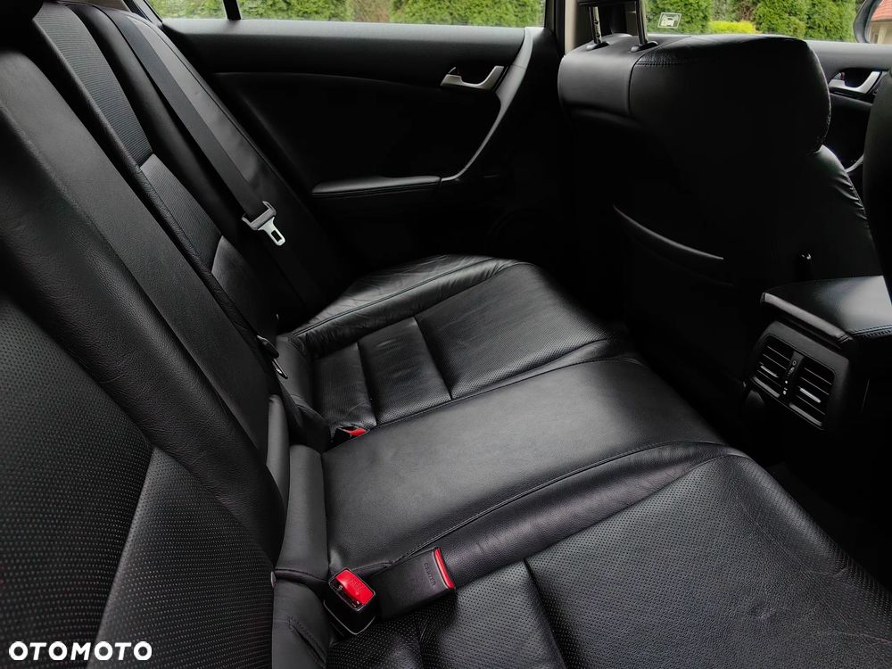 Honda Accord 2.0 Executive - 17