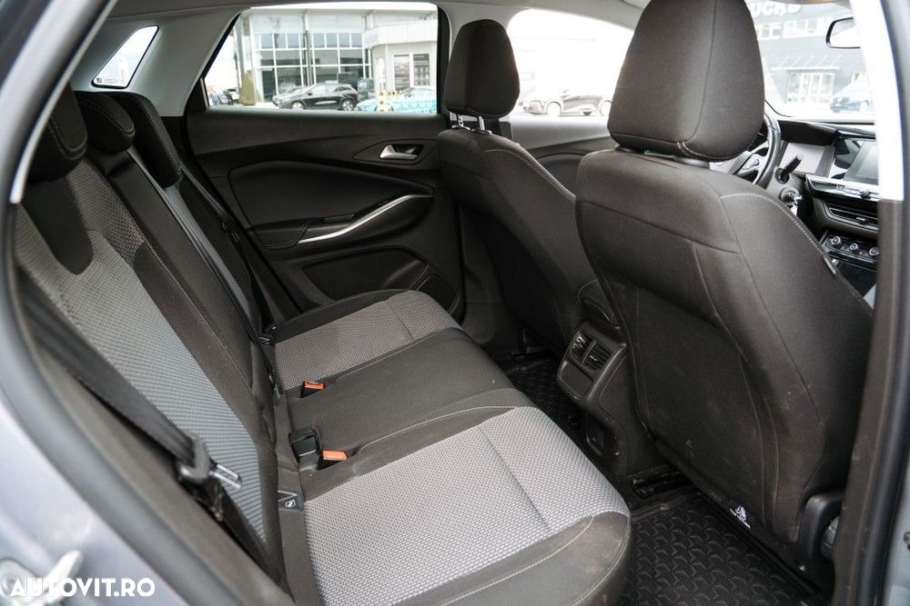 Opel Grandland 1.2 Turbo START/STOP AT8 Business Edition - 27