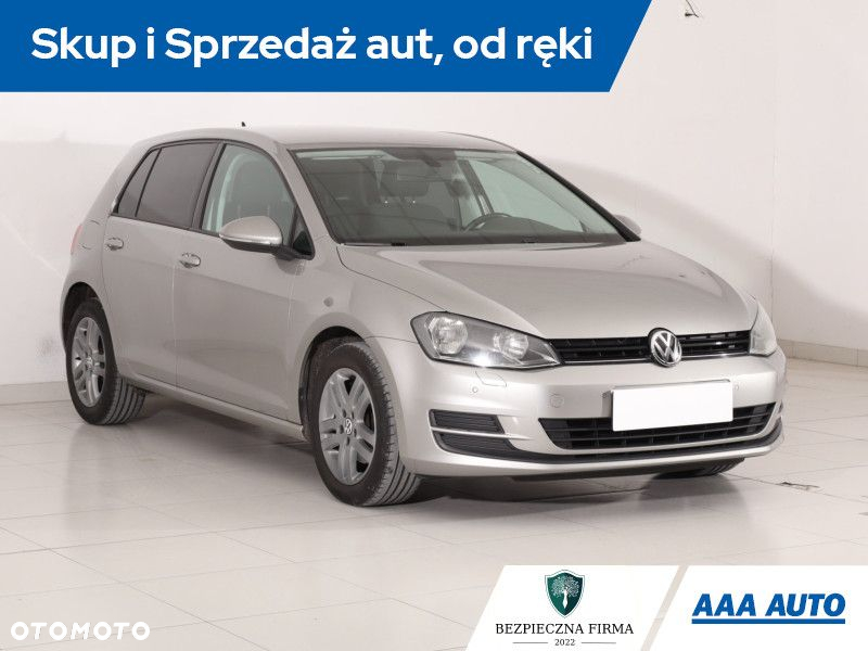 Volkswagen Golf - 2