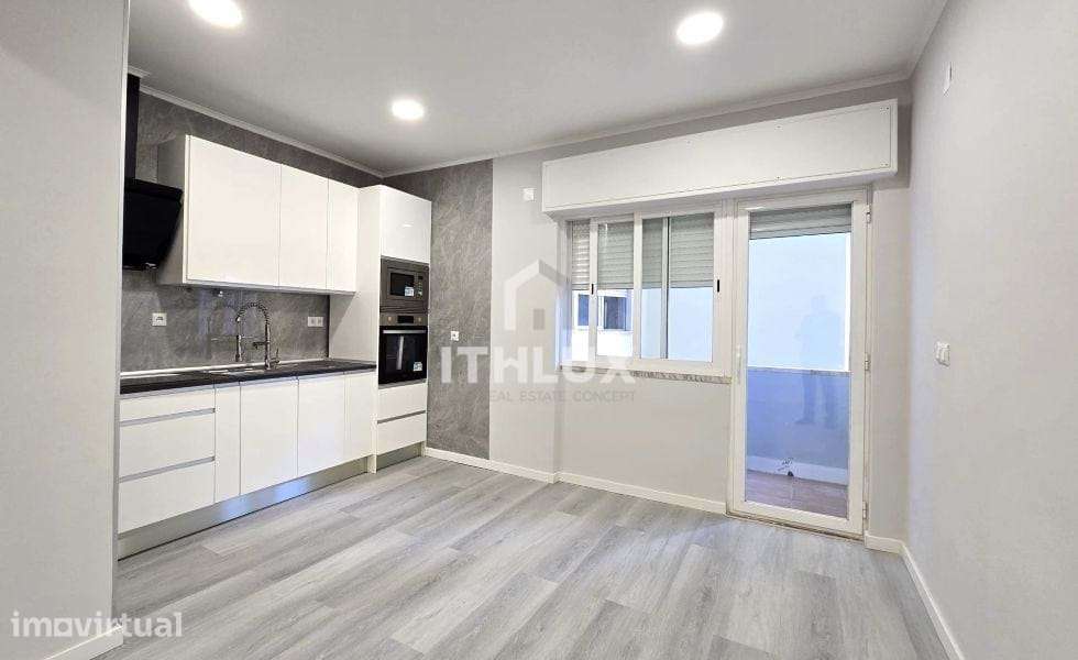 Apartamento T1 renovado no Centro da Amadora, junto à Estação - Grande imagem: 2/24