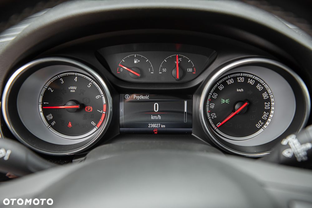 Opel Astra 1.4 T Dynamic S&S - 23