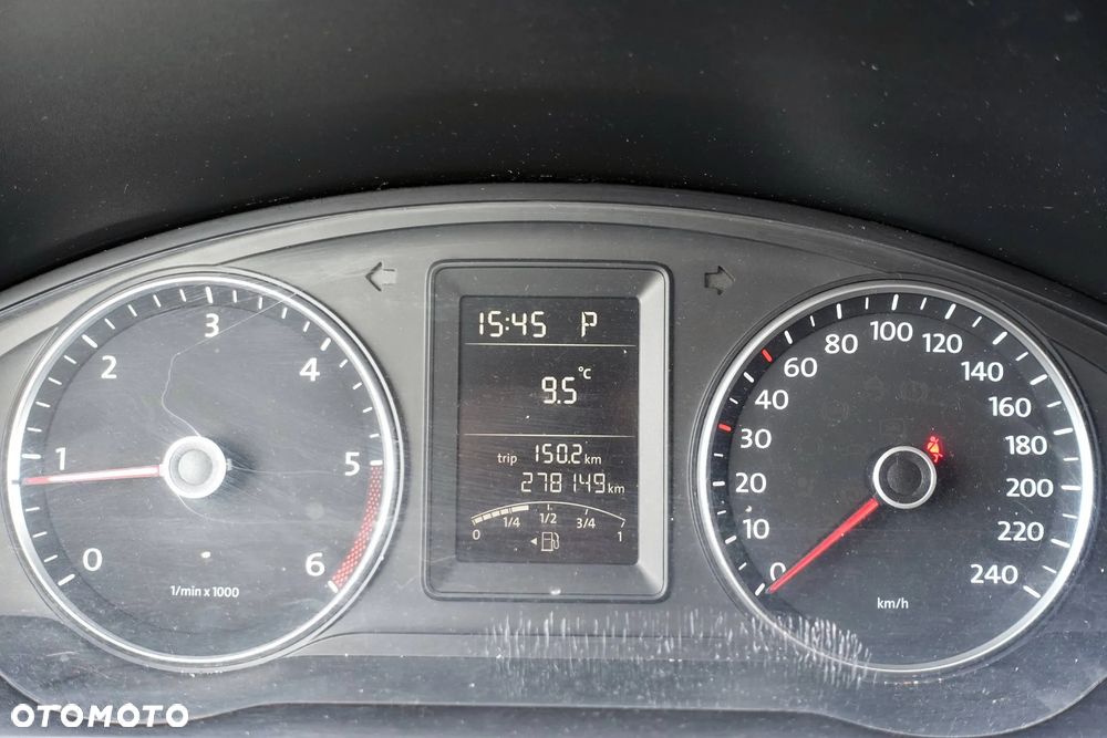 Volkswagen Caravelle - 18