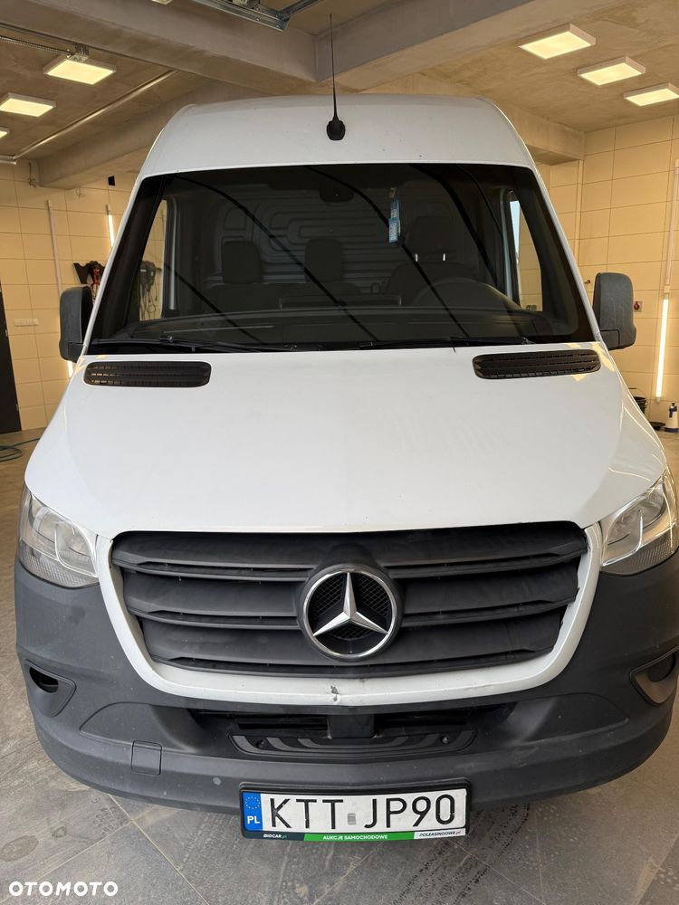 Mercedes-Benz Sprinter 907 - 1