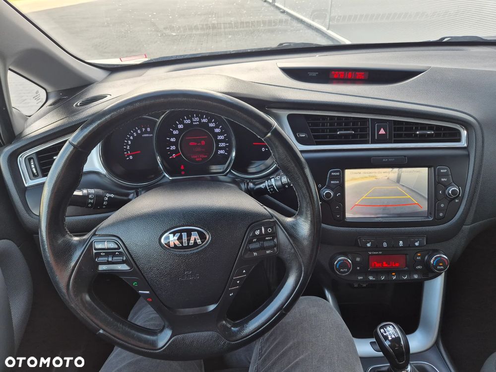 Kia Ceed 1.4 CVVT Dream Team Edition - 13