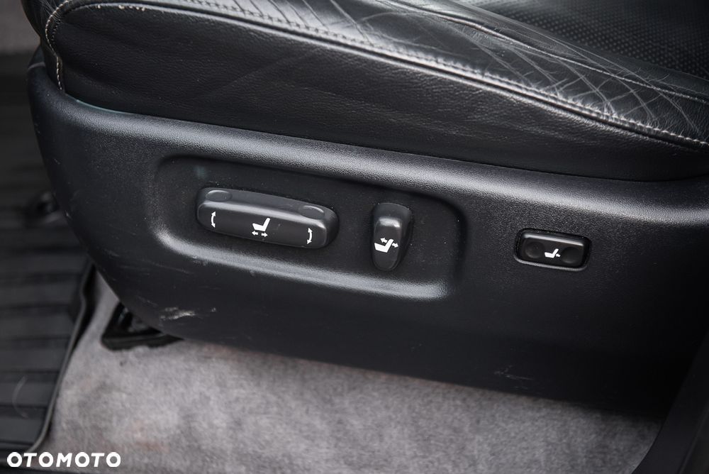 Toyota Land Cruiser - 18