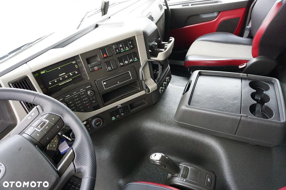Volvo FM / 460 / E 6 / IZOTERMA + WINDA / 22 PALETY / DŁ 9,1 M / ŁAD. 14 345 KG - 9