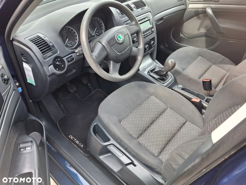 Skoda Octavia 1.6 TDI DPF Ambiente - 20