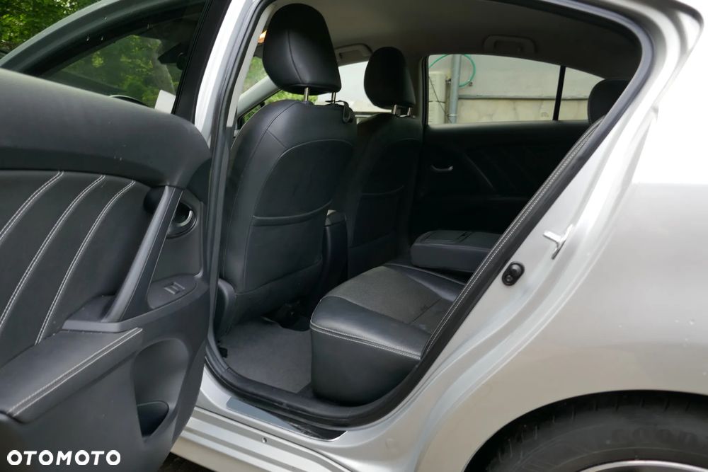 Toyota Avensis 2.0 Premium MS - 8