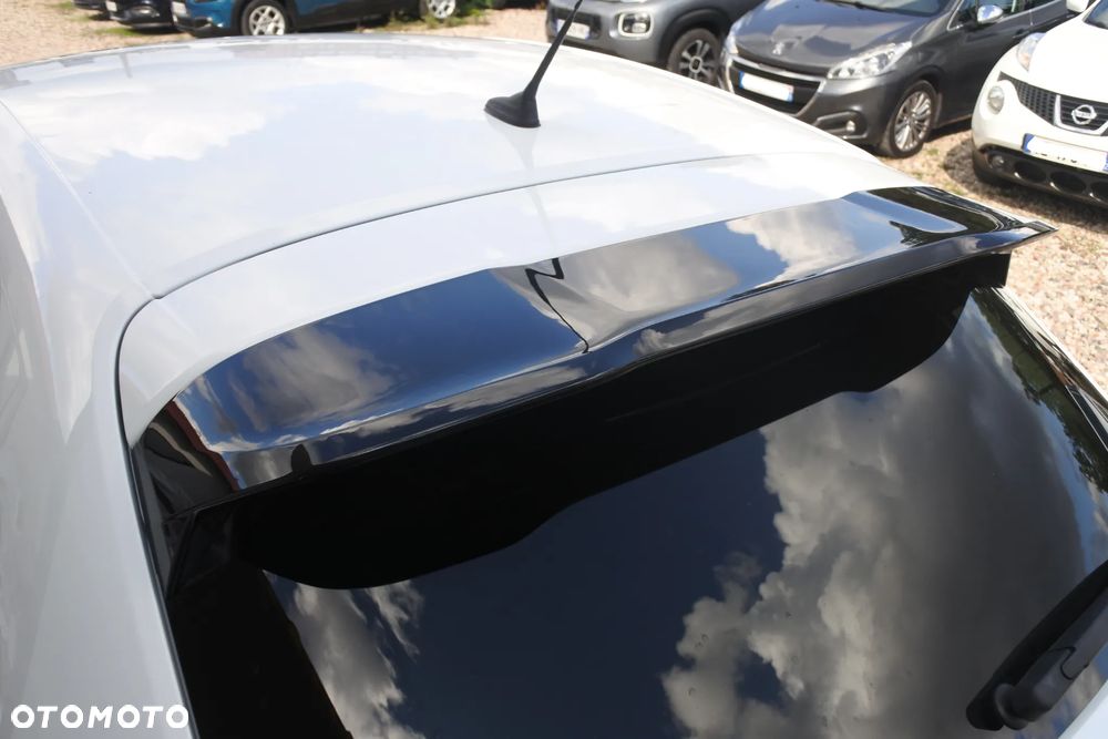 Peugeot 208 1.2 PureTech Allure S&S EAT8 - 22