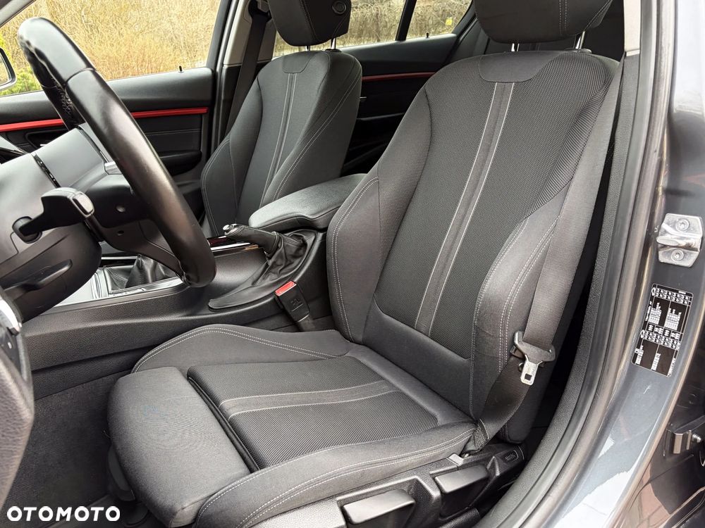 BMW Seria 3 318d Sport Line - 25