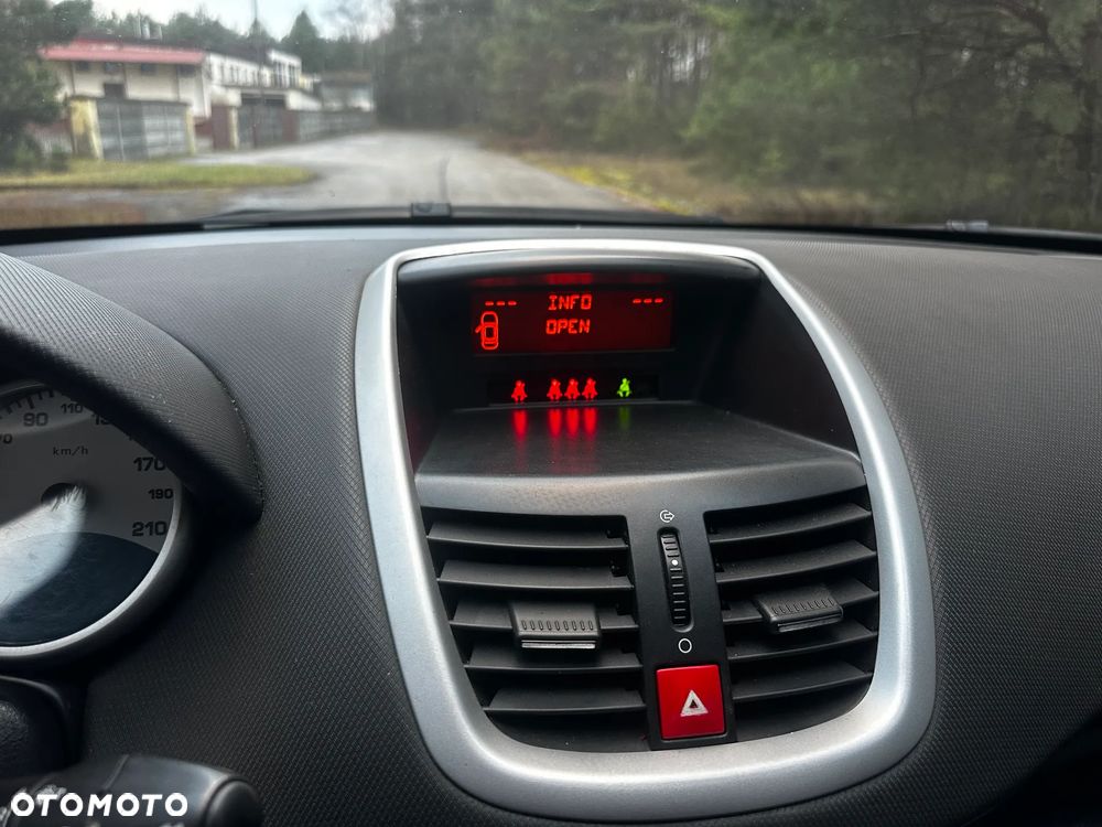 Peugeot 207 1.4 16V Presence - 36