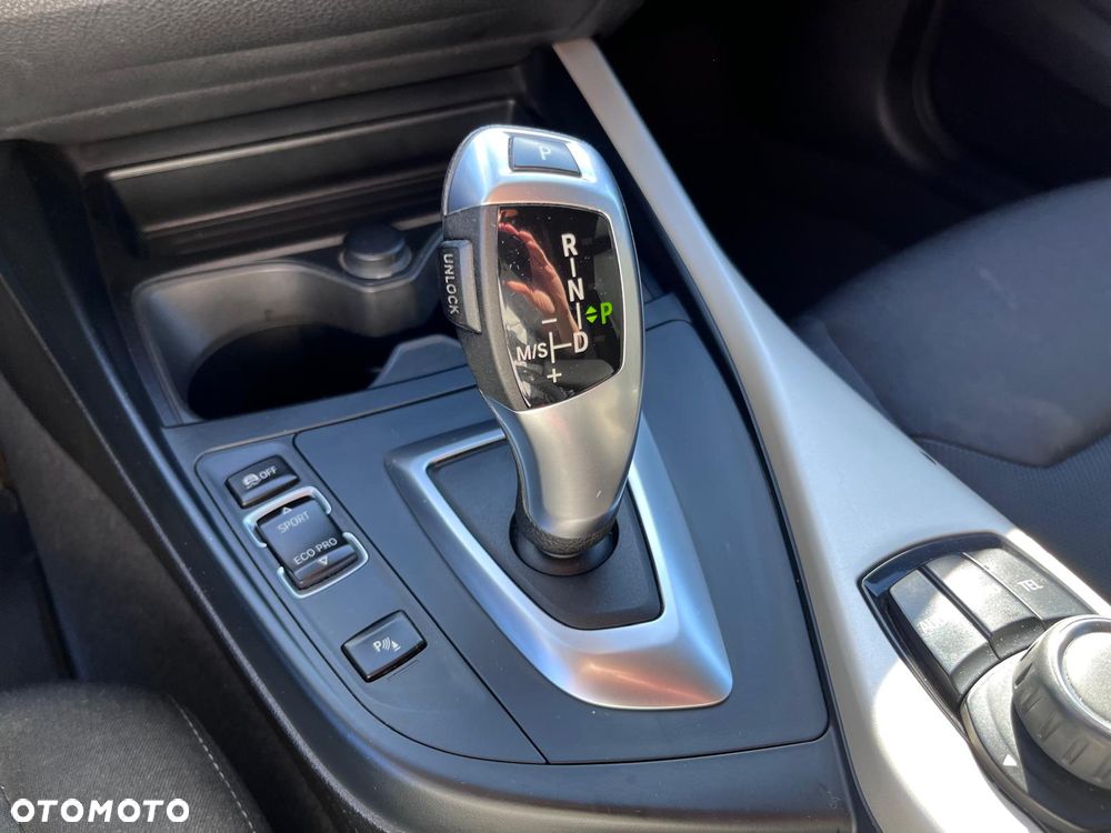 BMW Seria 1 118i Advantage - 21