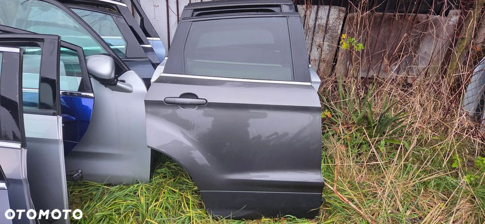Drzwi kompletne tylne prawe Ford Kuga Mk2 UD (bez malowania) - 1