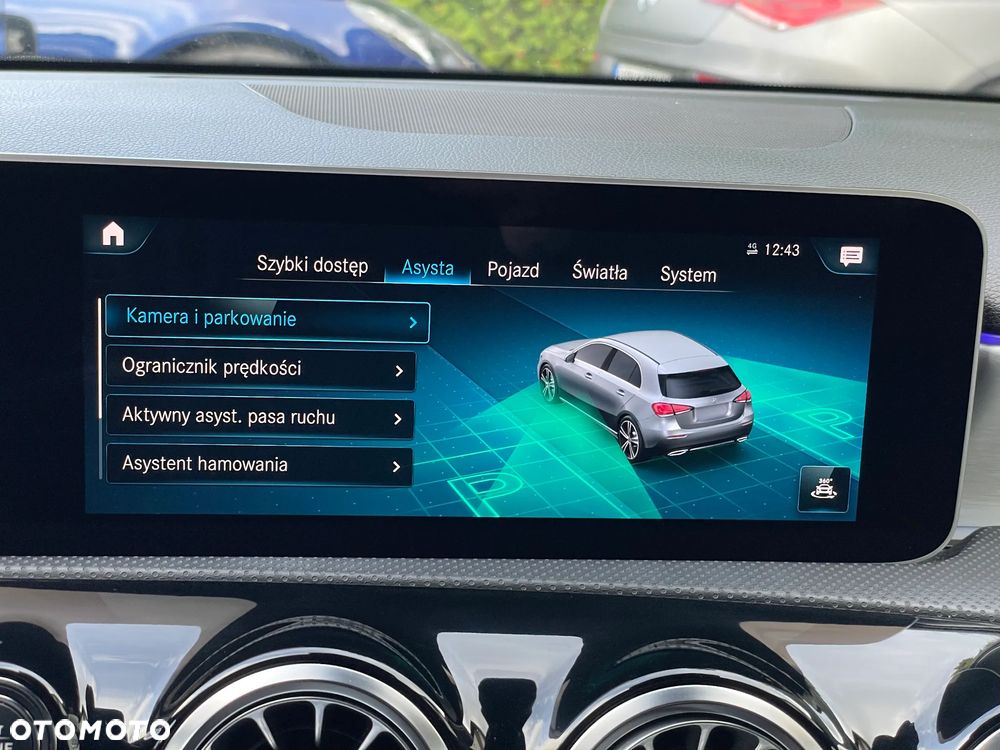 Mercedes-Benz Klasa A 180 AMG Line 7G-DCT - 32