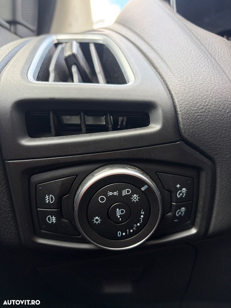 Ford Focus 1.5 EcoBoost Titanium - 6