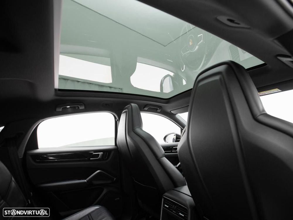 Porsche Cayenne Coupé E-Hybrid - 13