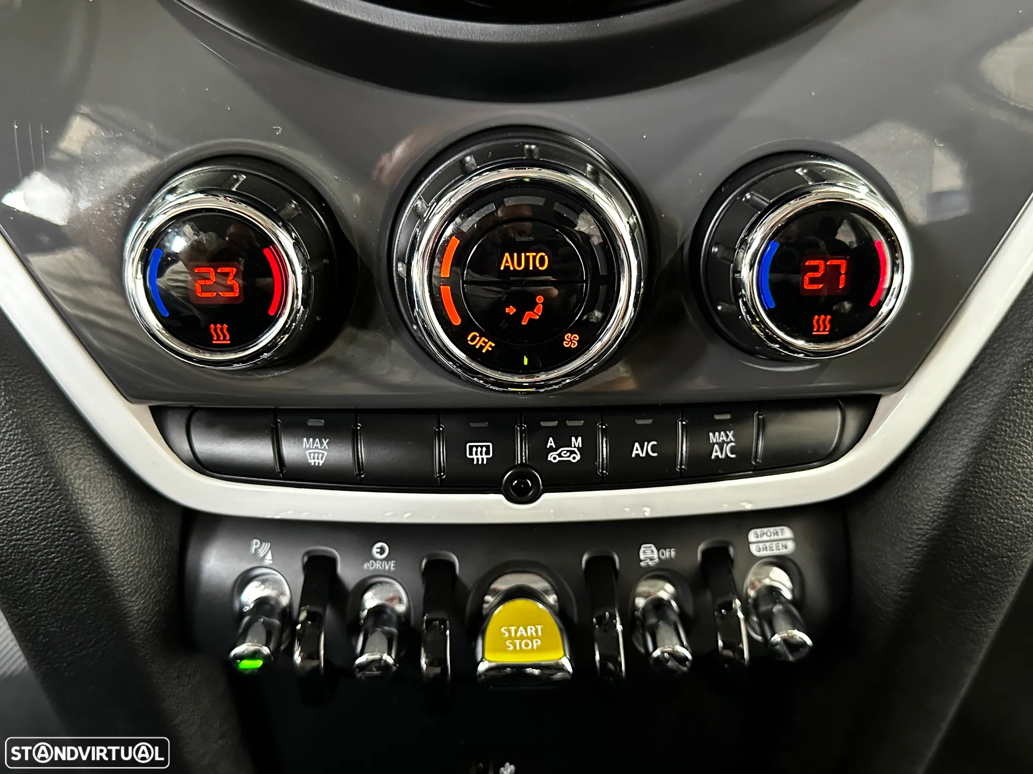 MINI Countryman Cooper SE ALL4 Auto - 33