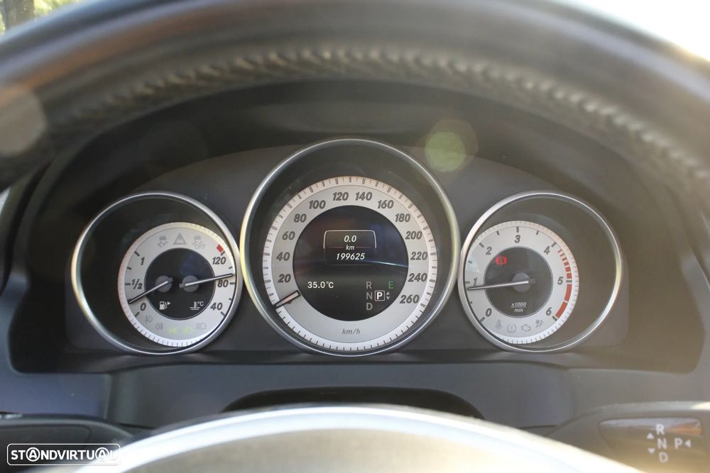 Mercedes-Benz E 250 CDi Avantgarde BlueEfficiency Auto - 20