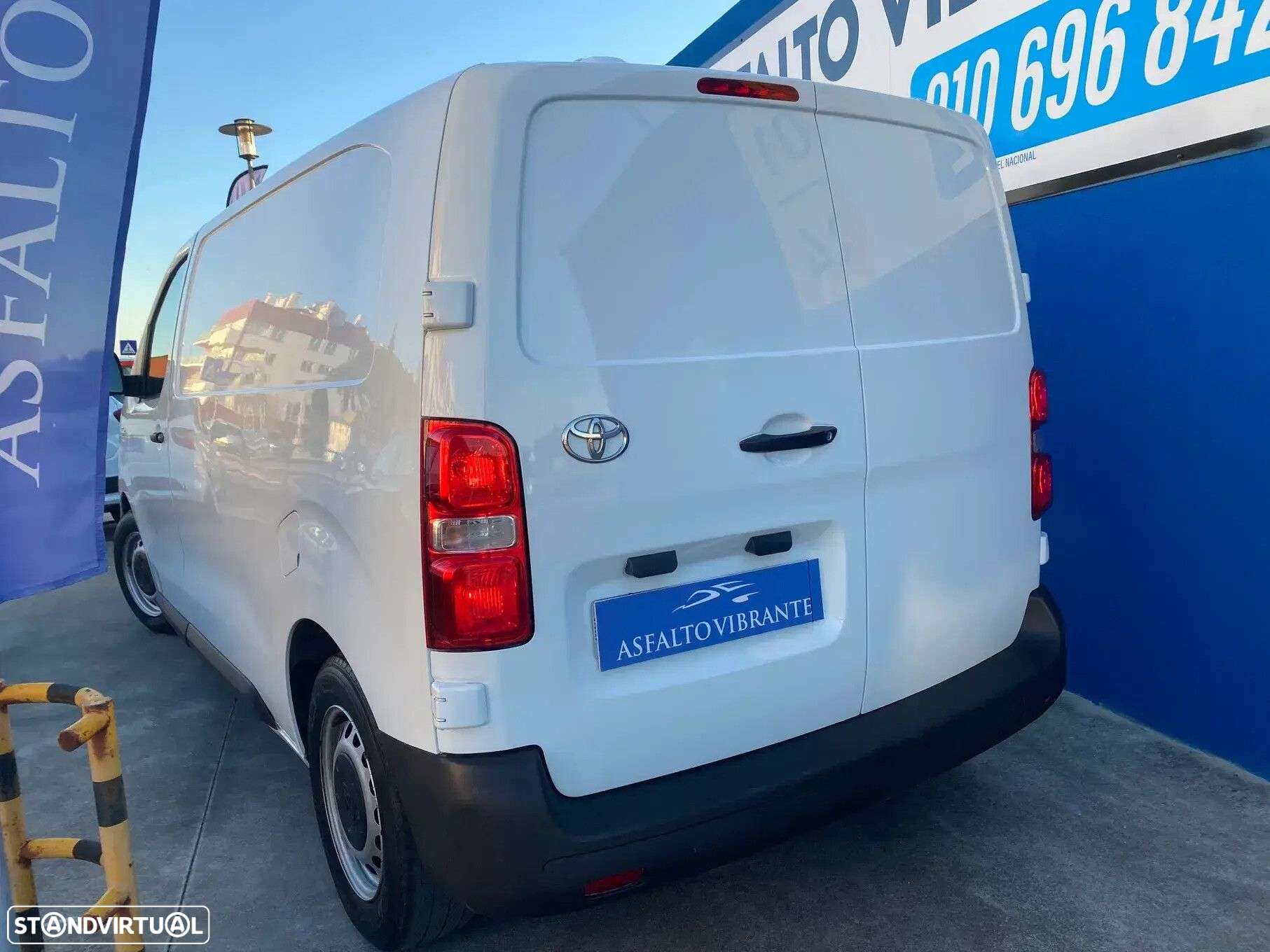 Toyota Proace City 1.5D L2 Comfort Plus - 4