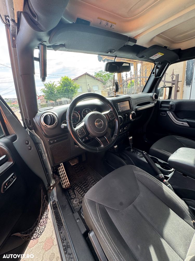 Jeep Wrangler 2.8 CRD AT Rubicon - 12