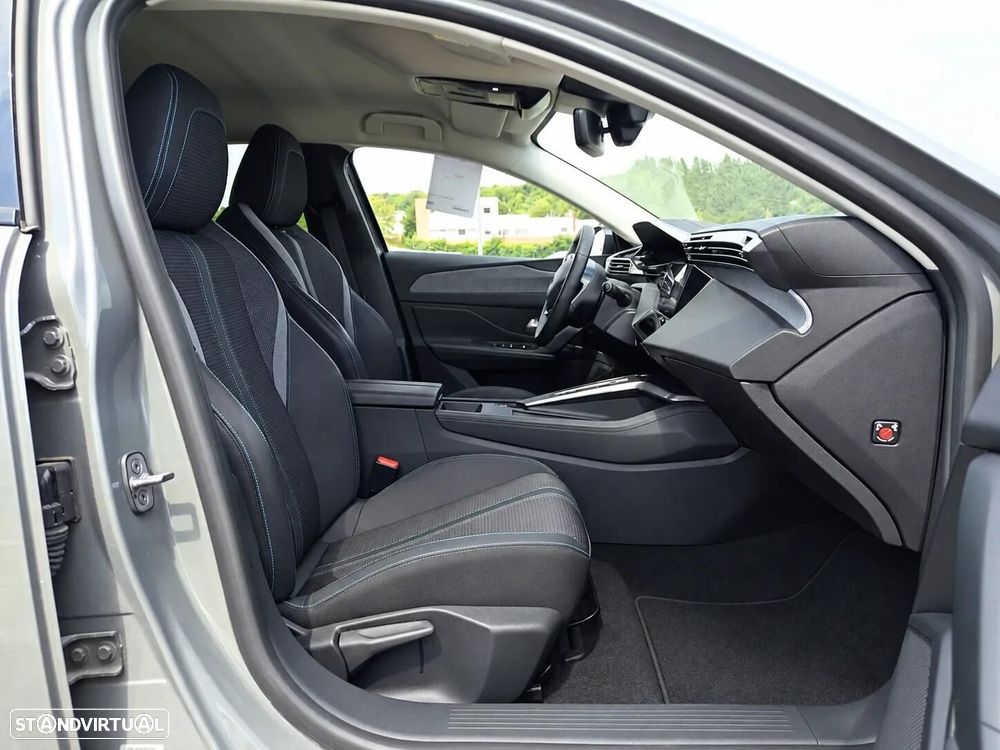 Peugeot e-308 54 kWh Allure - 3