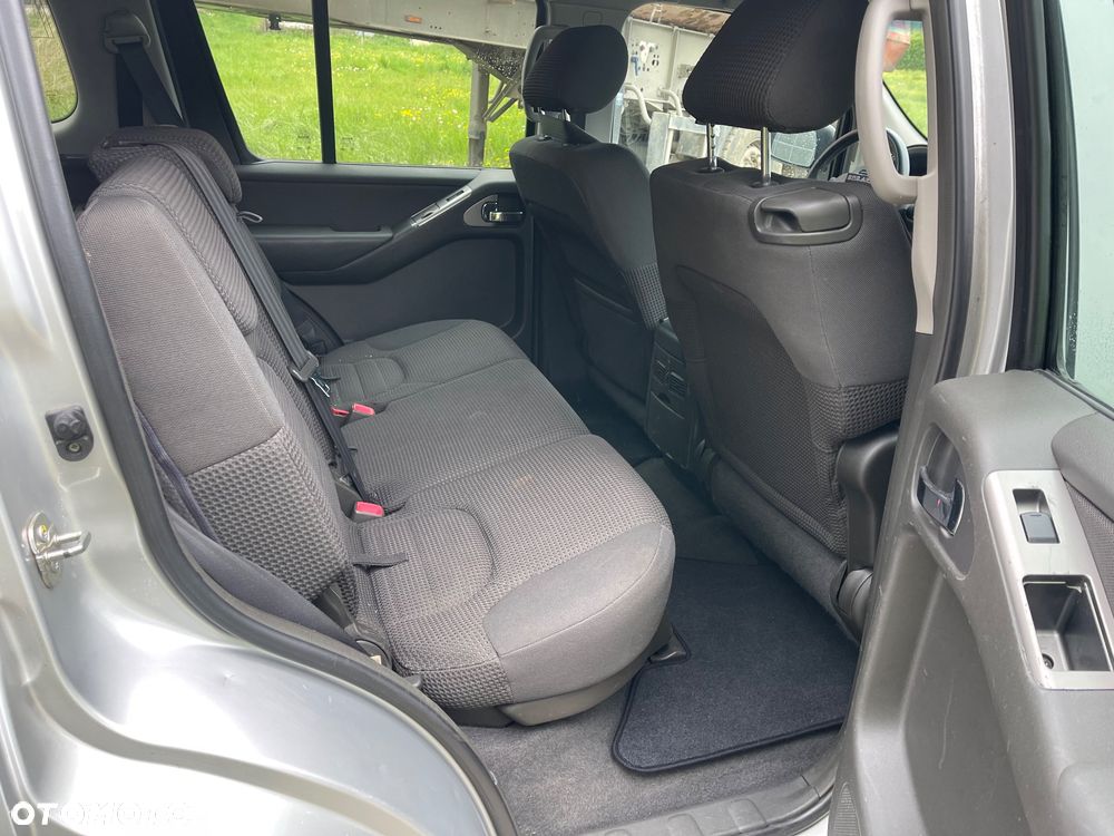 Nissan Pathfinder 2.5 DCi LE - 25