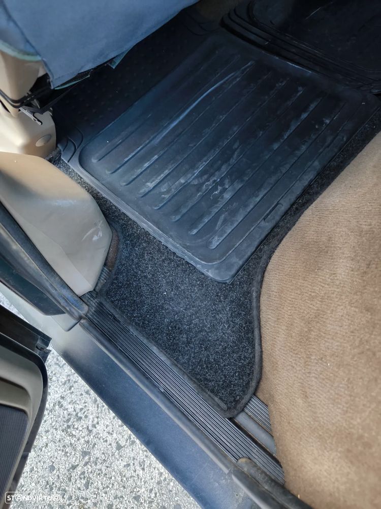 Land Rover Discovery 2.5 TD5 - 12