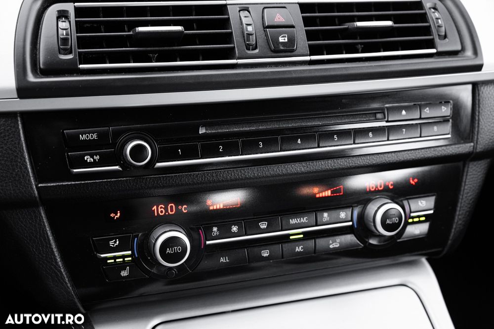 BMW Seria 5 525d xDrive Aut. - 30