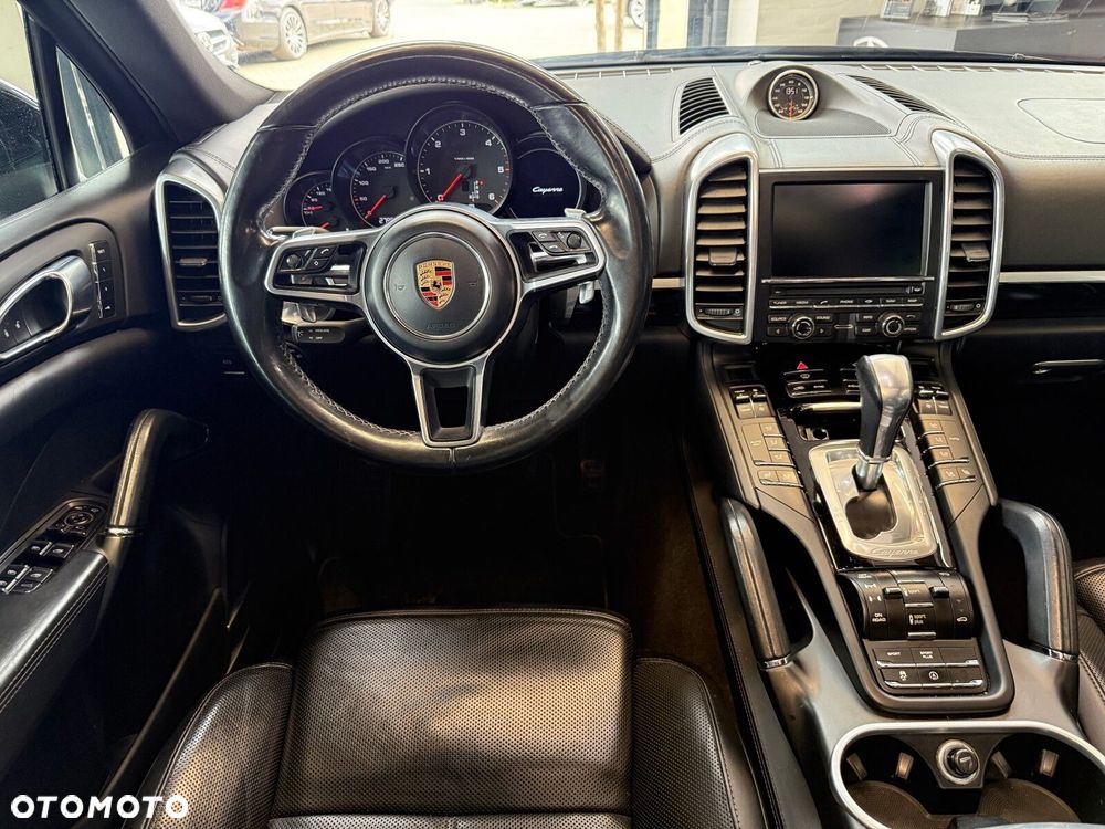 Porsche Cayenne - 21