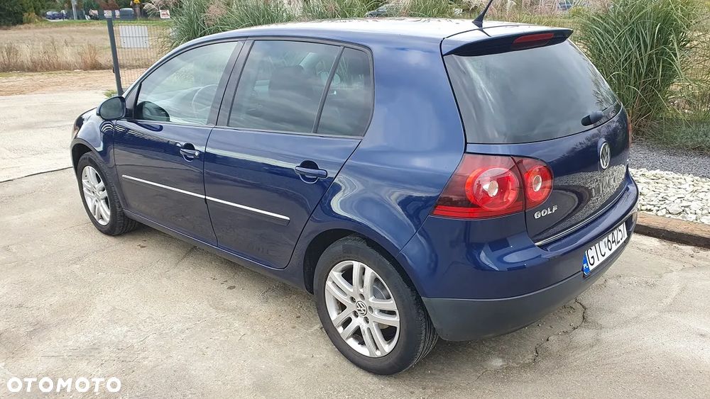 Volkswagen Golf - 5