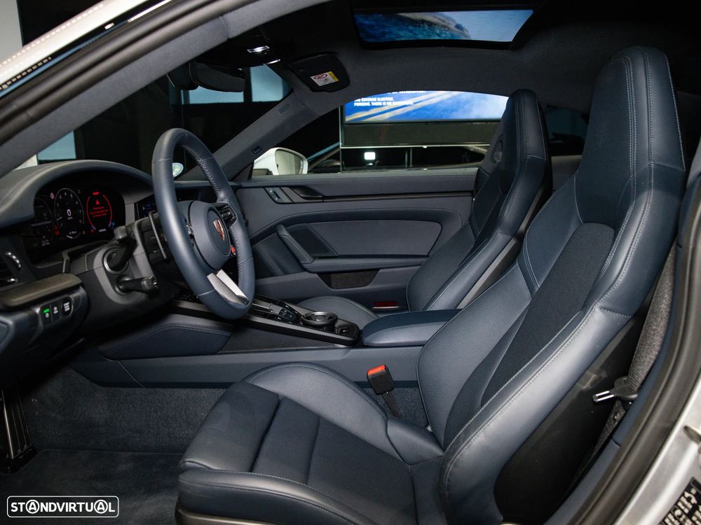 Porsche 911 (992) Carrera 4S PDK - 27