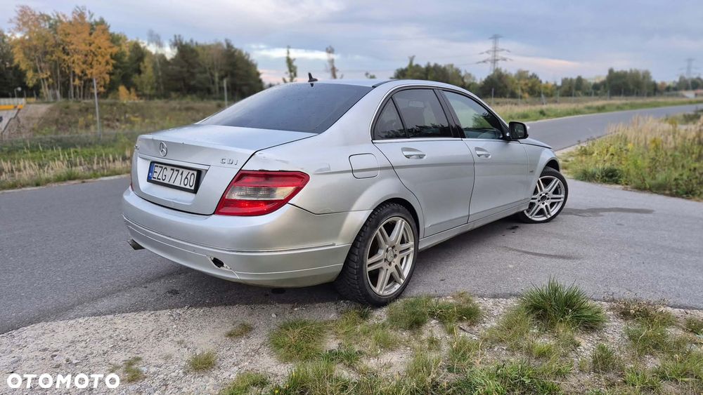 Mercedes-Benz C-Class 2008 photo 2