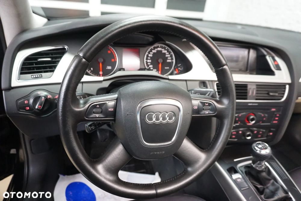 Audi A4 Avant 2.0 TDI DPF Ambiente - 18