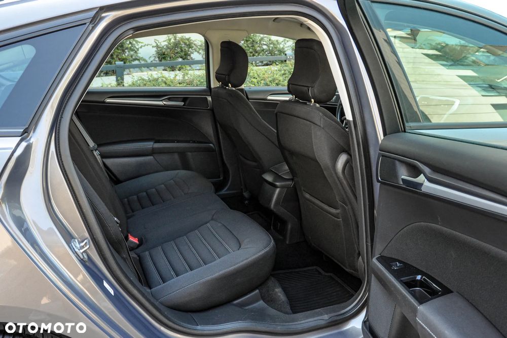 Ford Mondeo - 12