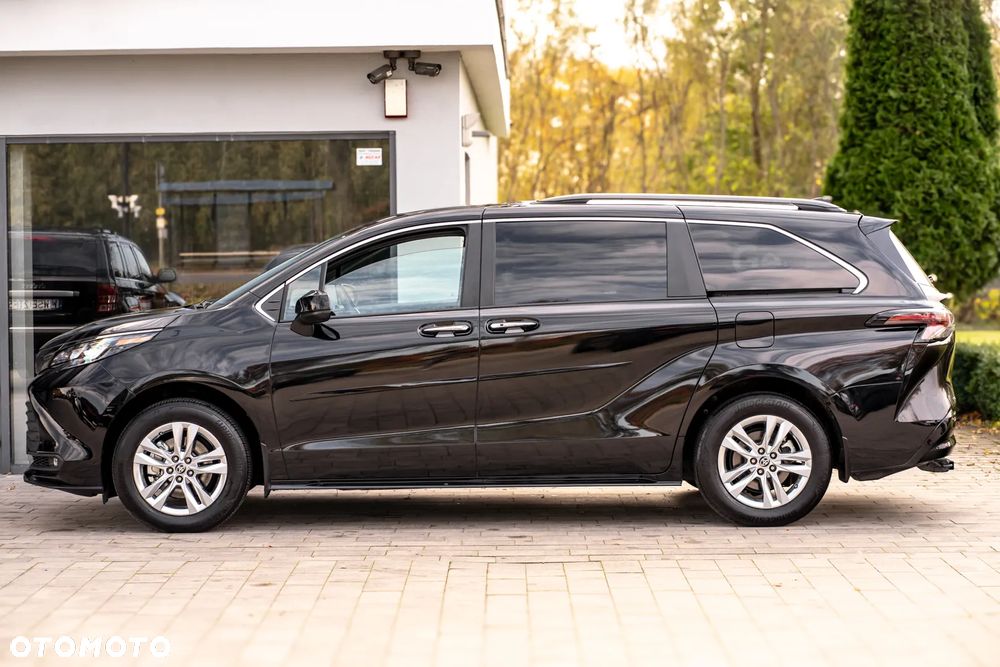 Toyota Sienna - 17