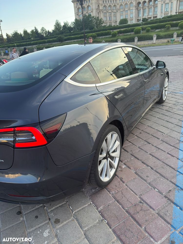 Tesla Model 3 Langstreckenbatterie Allradantrieb Dual Motor - 7