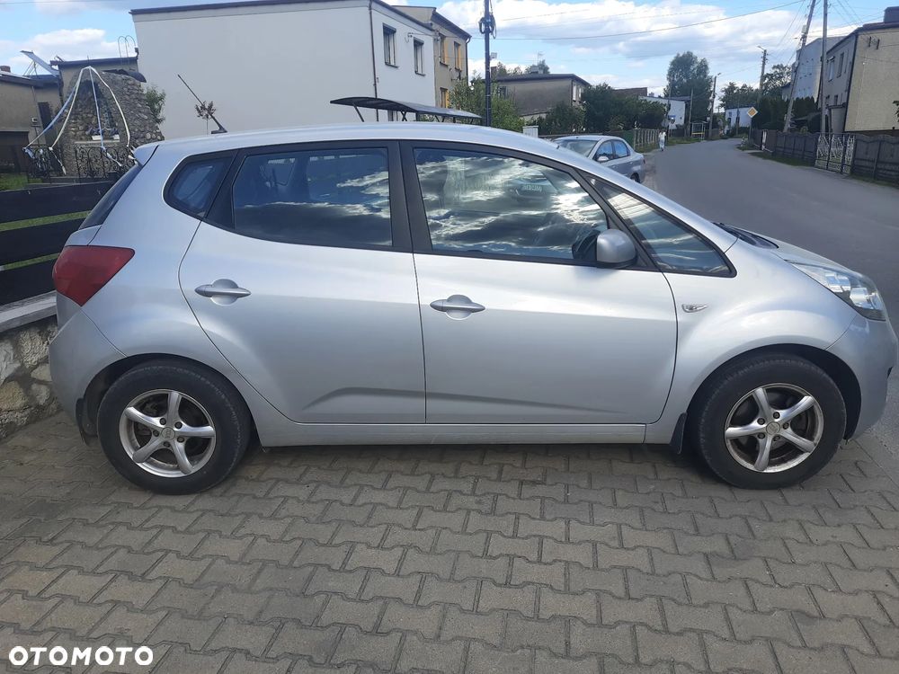 Kia Venga - 9