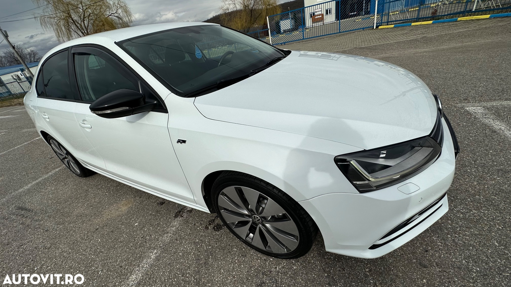 Volkswagen Jetta 2.0 TDI DSG Highline - 13