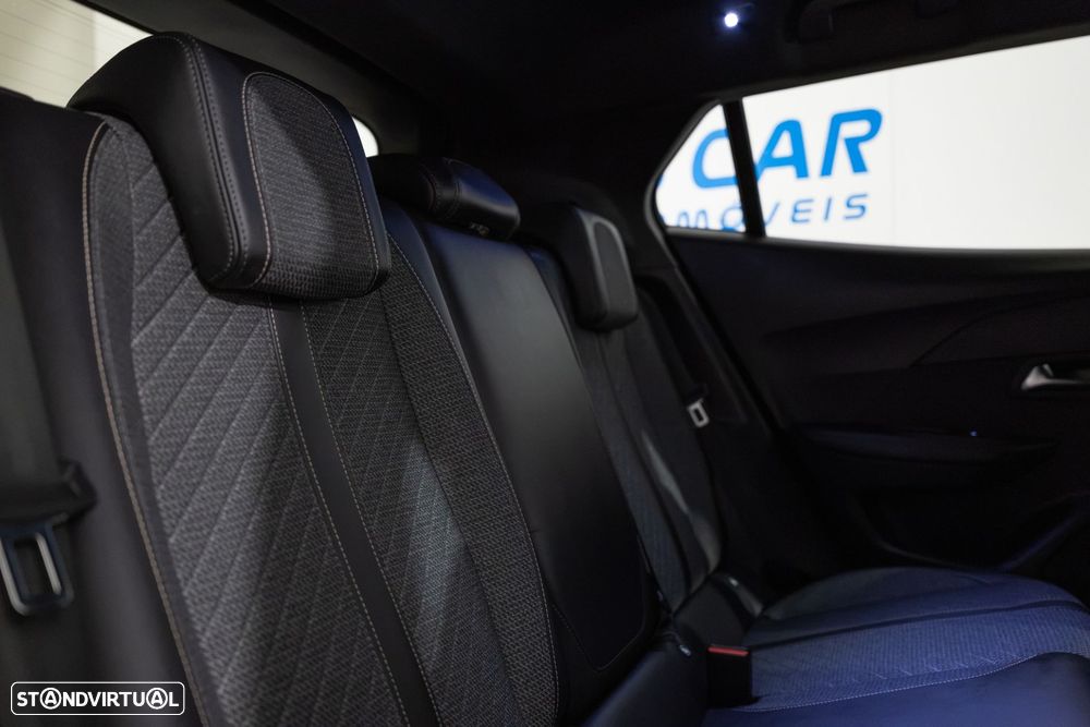 Peugeot 2008 1.2 PureTech Allure EAT8 - 24