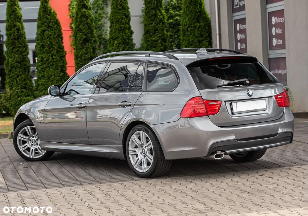 BMW Seria 3 320d xDrive DPF Touring - 9