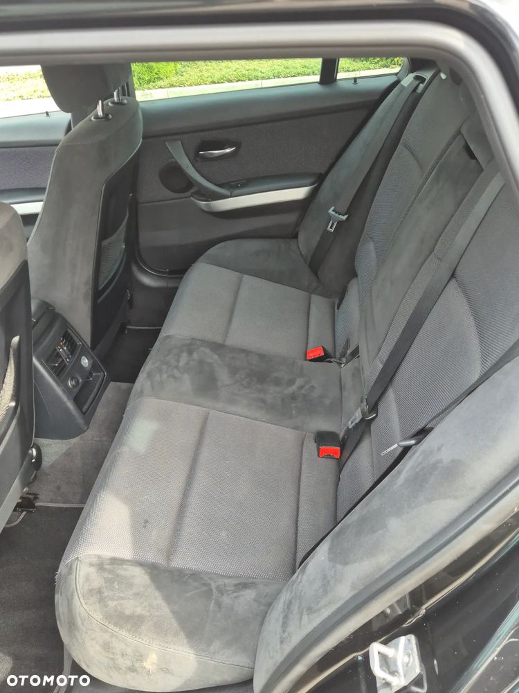 BMW Seria 3 318d M Sport - 10