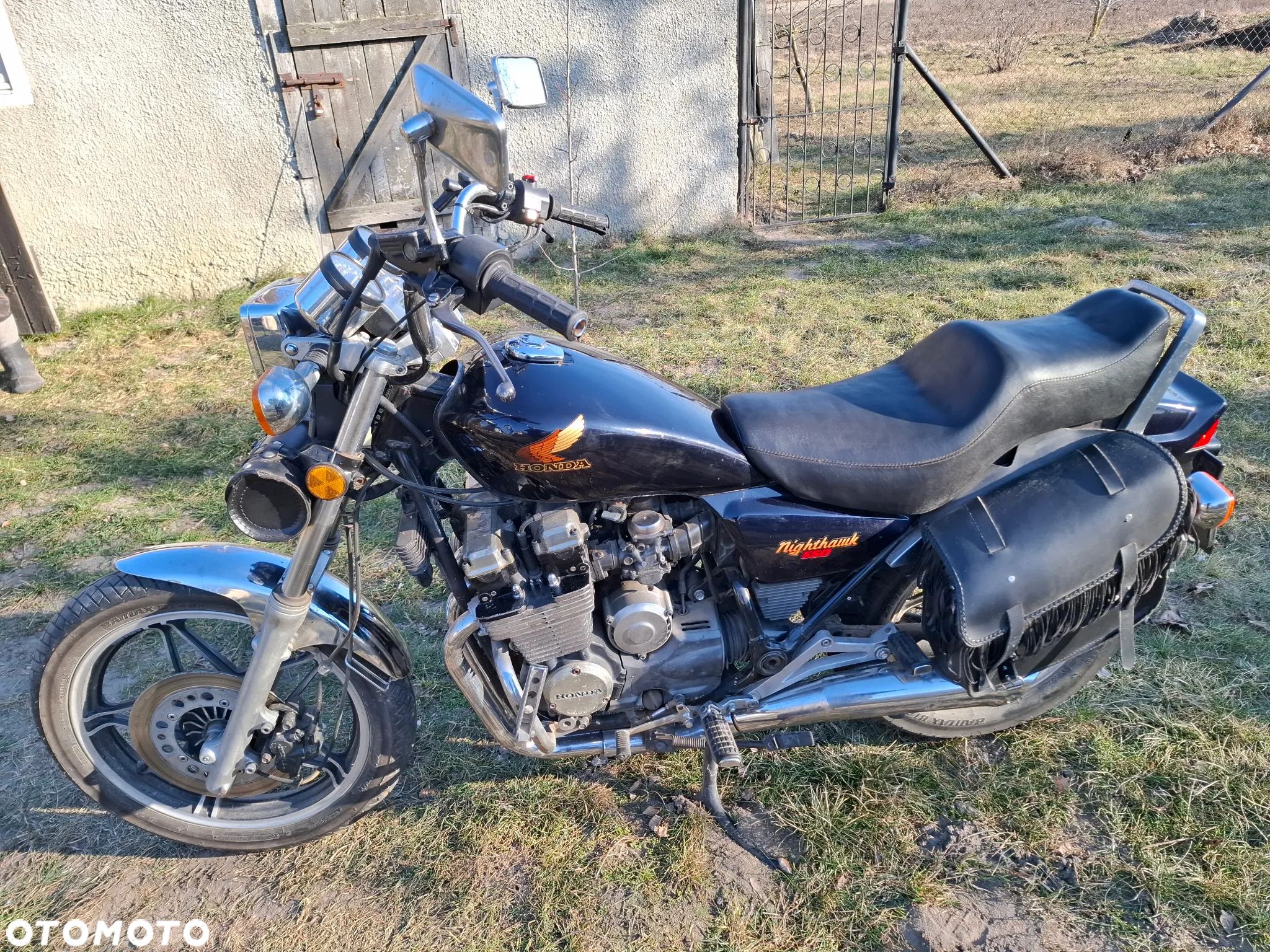 Honda Nighthawk - 1